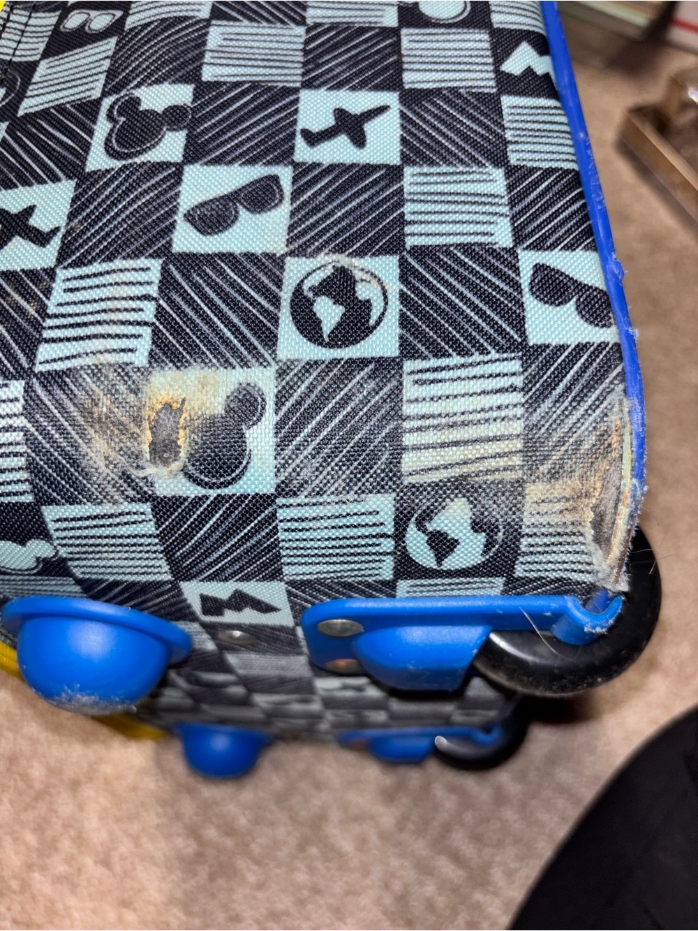 Vintage American Tourister Kids Mickey Mouse Red Travel Carry-On - Picture 11 of 11